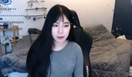 韩女主播吃饼干,引发网友热议