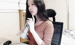 韩国女主播抬腿,瞬间引发全网热议！