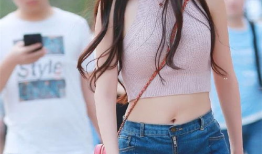热裤美女主播视频,性感魅力一触即发
